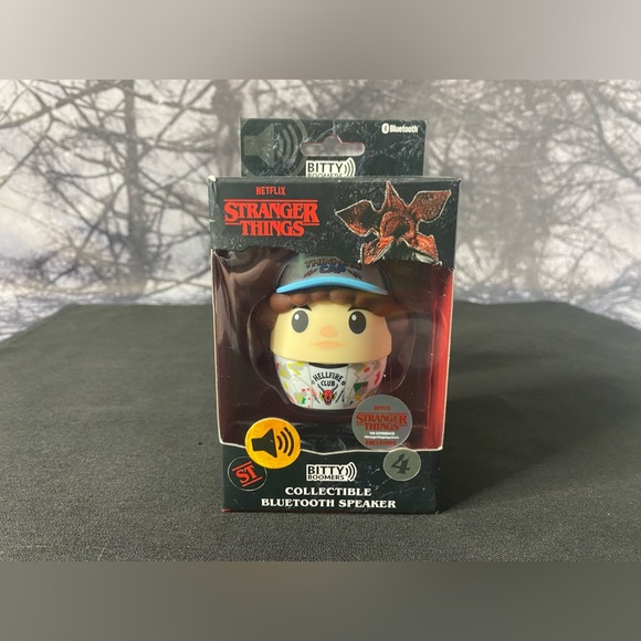 BITTY BOOMERS Stranger Things #4 Dustin Collectible Bluetooth Speaker - Picture 1 of 4